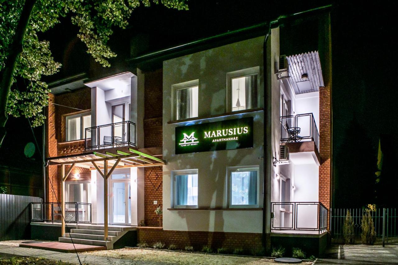 Appartement Marusius Apartmanhaz à Makó Extérieur photo